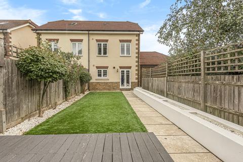15 Halcyon Close, Oxshott, Leatherhead, KT22 0HA