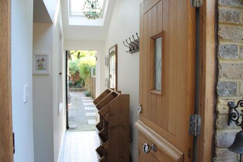 8a First Cross Road, Twickenham, TW2 5QA