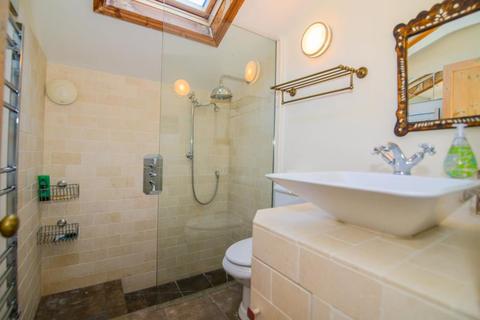 8a First Cross Road, Twickenham, TW2 5QA