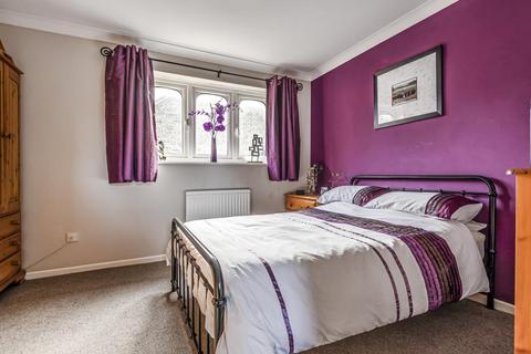 146 Blakes Avenue, Witney, OX28 3UD