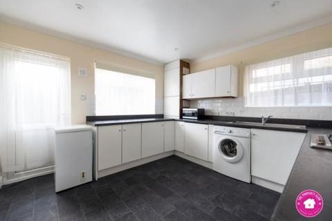 95 Kettlebaston Road, London, E10 7PE