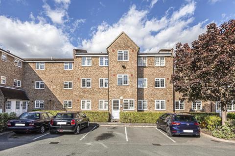 32 Ashdown Way, London, SW17 7TH