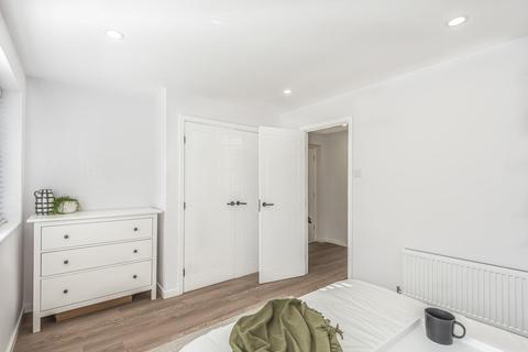 32 Ashdown Way, London, SW17 7TH