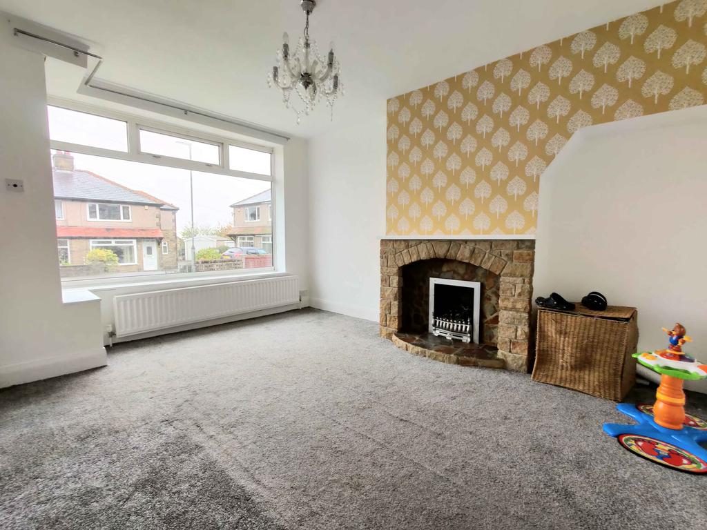 83 Paddock Lane, Halifax HX2 0NT 2 bed semidetached house £129,950
