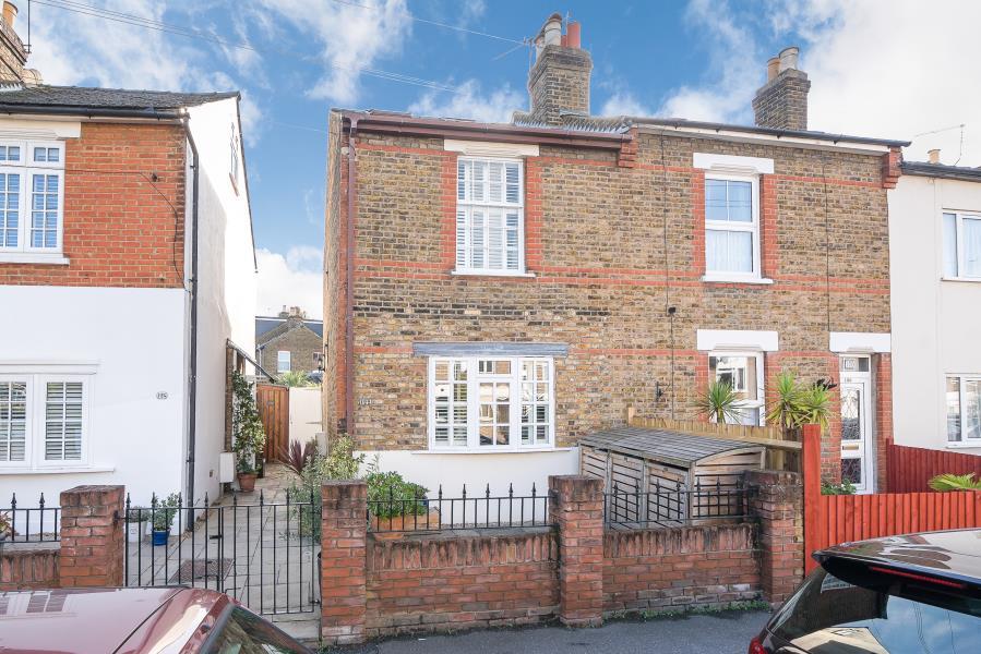 Elm Road, Kingston Upon Thames, KT2 3 bed end of terrace house £799,950