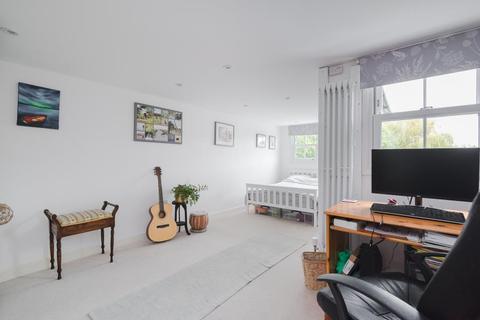 60 Willoughby Road, Kingston Upon Thames, KT2 6LJ