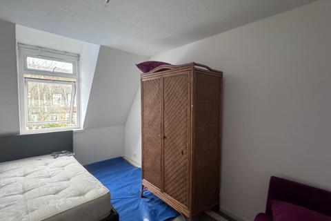 3 bedroom house for sale, Griffin Close, Willesden Green, NW10
