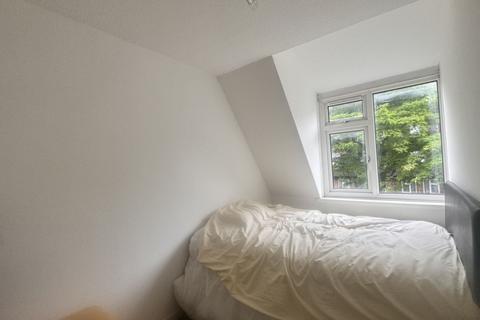 3 bedroom house for sale, Griffin Close, Willesden Green, NW10
