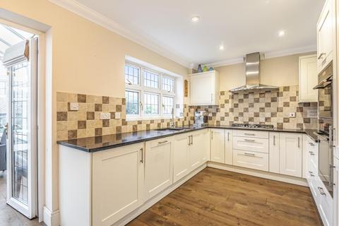 1 Spinney Close, Beckenham, BR3 3XA