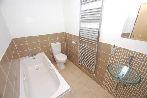 5 Crownoakes Drive, Wordsley, Stourbridge, DY8 5SQ