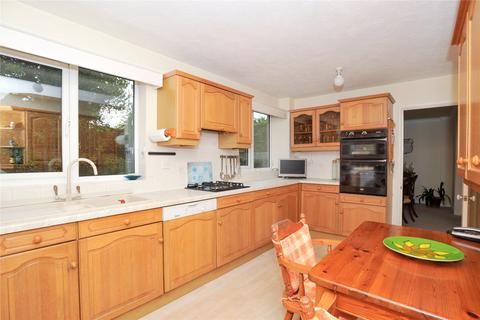11 Deepdene, Haslemere, GU27 1RE