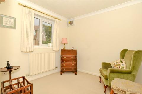 11 Deepdene, Haslemere, GU27 1RE