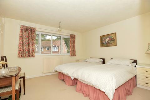 11 Deepdene, Haslemere, GU27 1RE