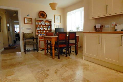 12 Widepost Lane, Axminster, EX13 5PS