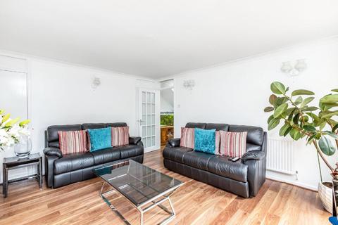 10 Gonston Close, London, SW19 5PU
