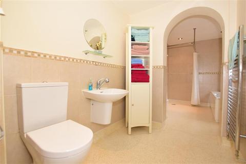 5 Joyes Close, Whitfield, Dover, CT16 3LS