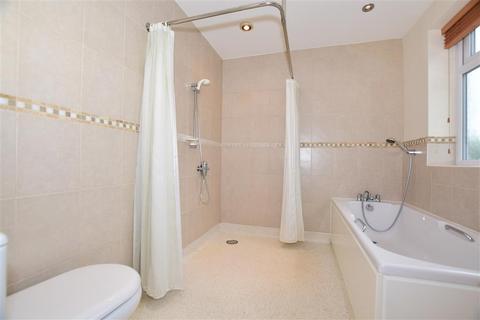 5 Joyes Close, Whitfield, Dover, CT16 3LS