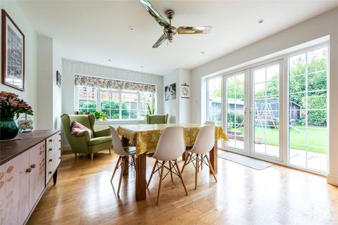 21 Deepdene Vale, Dorking, RH4 1NJ