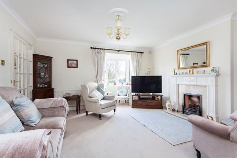 1 Friars Gate Close, Woodford Green, IG8 0SG