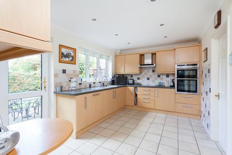 1 Friars Gate Close, Woodford Green, IG8 0SG