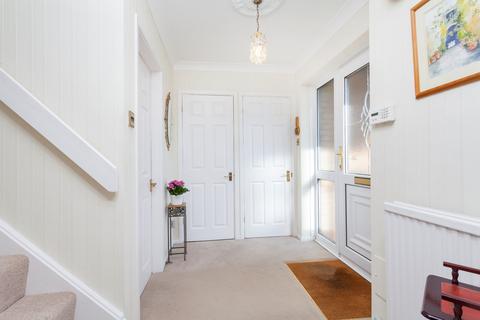 1 Friars Gate Close, Woodford Green, IG8 0SG