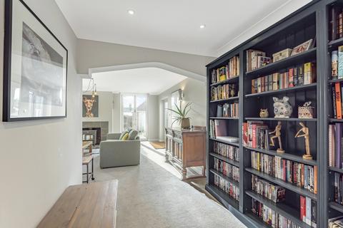 10 Wolseley Road, Godalming, GU7 3DX
