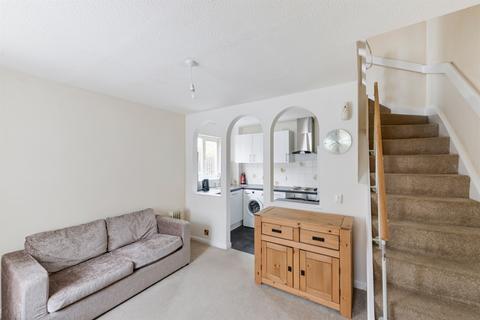 34 Sutherland Drive, London, SW19 2UJ