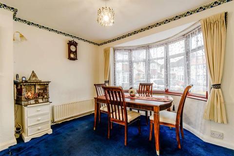 13 Oliver Road, New Malden, KT3 3UA