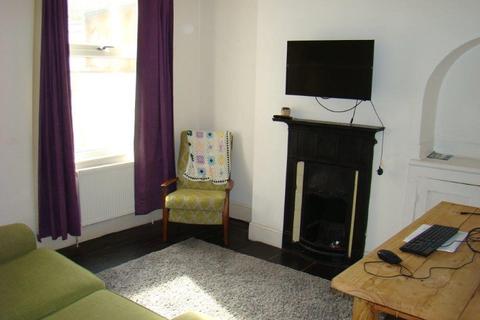 20 Alcombe Road, Northampton, NN1 3LF