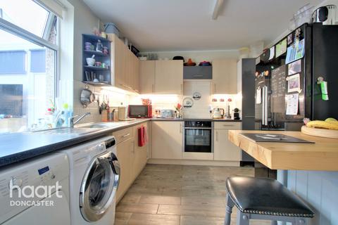 71 Grosvenor Crescent, Arksey, Doncaster, DN5 0SX