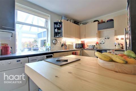 71 Grosvenor Crescent, Arksey, Doncaster, DN5 0SX