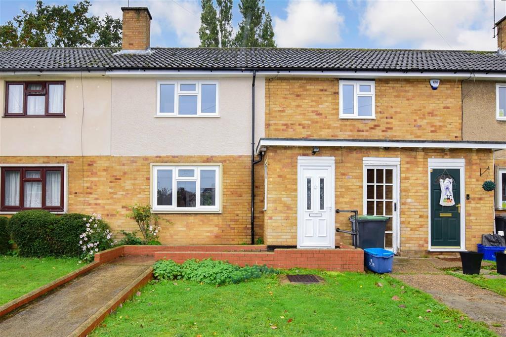 Lechmere Avenue, Chigwell, Essex 3 bed terraced house £450,000