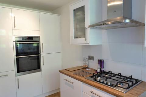 88 Addington Village Road, Croydon, CR0 5AQ