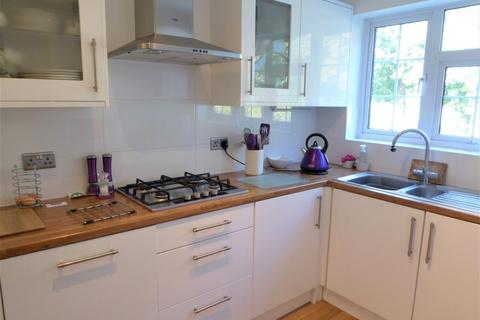 88 Addington Village Road, Croydon, CR0 5AQ