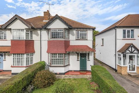 65 Weigall Road, London, SE12 8HG