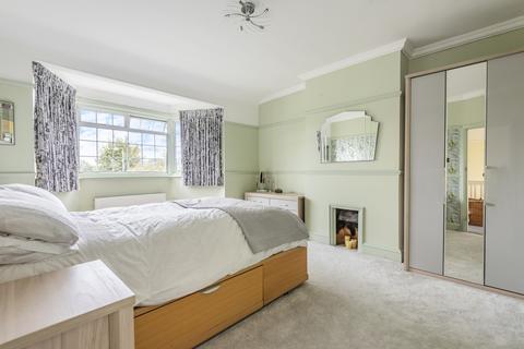 65 Weigall Road, London, SE12 8HG