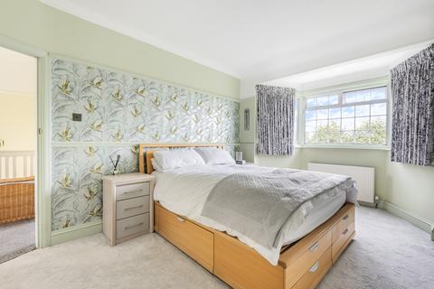 65 Weigall Road, London, SE12 8HG