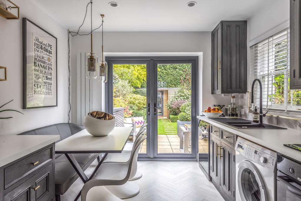 Kitchen/Dining