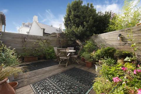 7a Nugent Terrace, London, NW8 9QB
