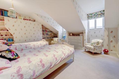 7a Nugent Terrace, London, NW8 9QB