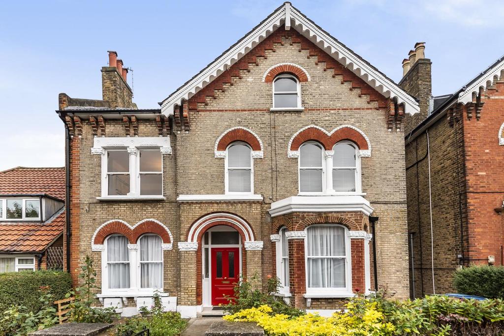 Marmora Road, East Dulwich 2 bed flat £595,000