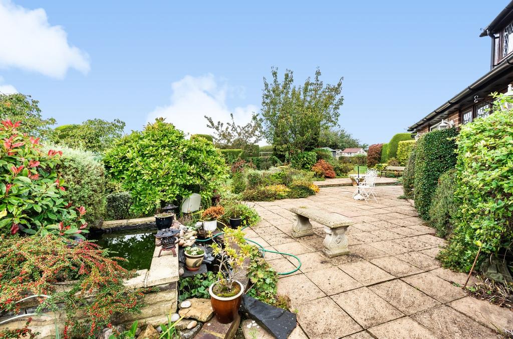 Bowshotts Cottages, Cowfold Road, West Grinstead, RH13 4 bed semidetached house £650,000