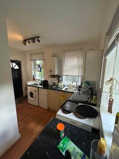 2 bedroom flat to rent, Everett Road, Withington