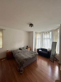 2 bedroom flat to rent, Everett Road, Withington