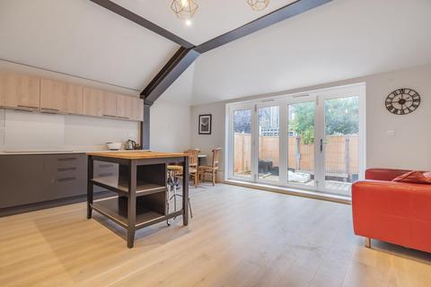 77 Ravensbury Road, London, SW18 4RX