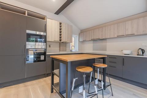 77 Ravensbury Road, London, SW18 4RX