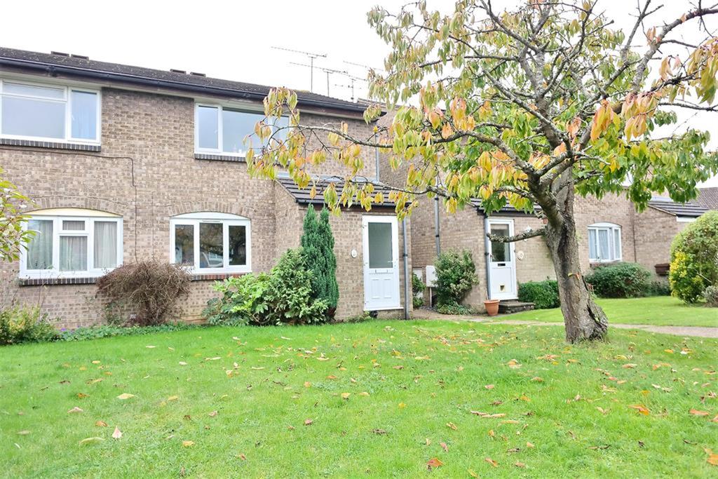 Medina Close, Woosehill, Wokingham... 1 bed ground floor £