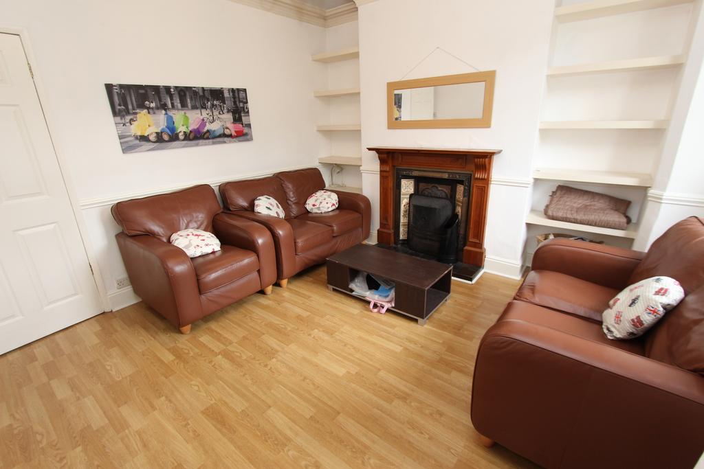 House in Beeston - View 3