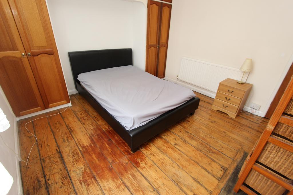 House in Beeston - View 5