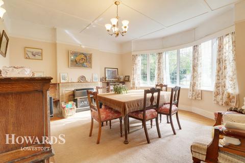 5 Conrad Road, Lowestoft, NR33 8QB